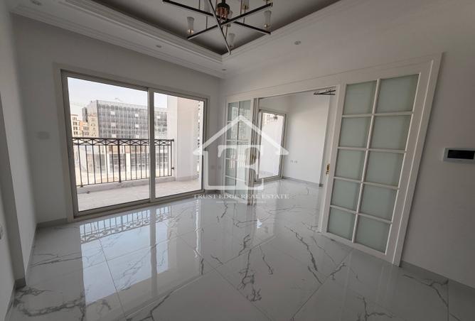 Roman-Inspired Living | Elegant | Ready to Move In photo 2