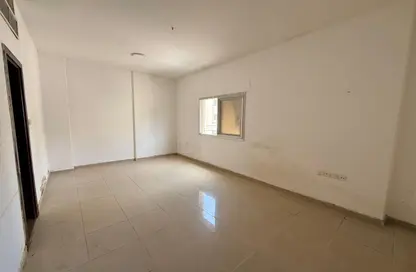 Apartment - Studio - 1 Bathroom for rent in Bu Tina - Al Sharq - Sharjah
