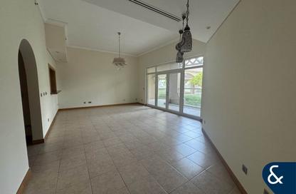 Apartment - 2 - 2 for rent in Al Anbara - Shoreline Apartments - Palm Jumeirah - Dubai