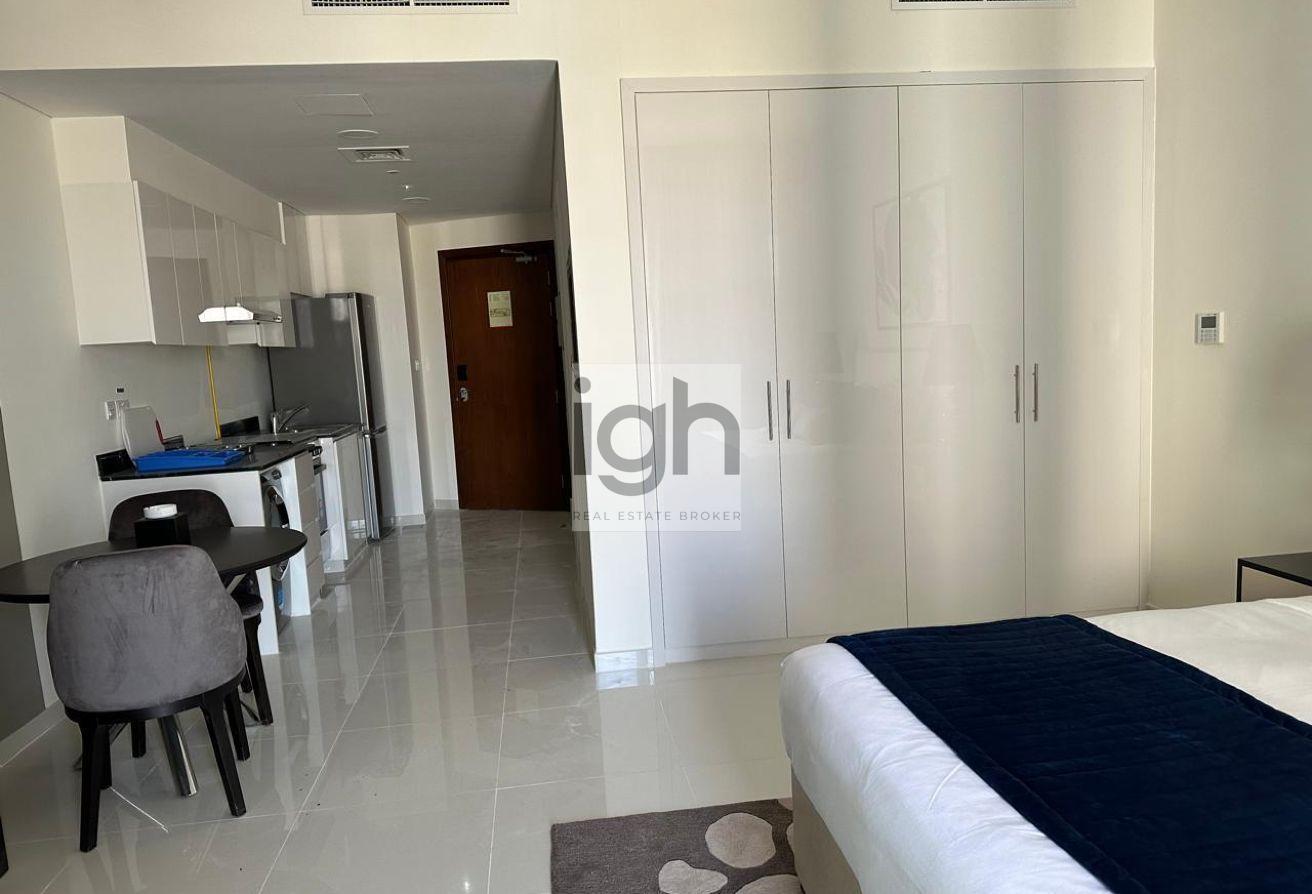 Modern Furnished Studio | Available From May 1 photo 4