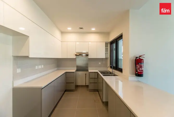 145512128 - Property Image 2