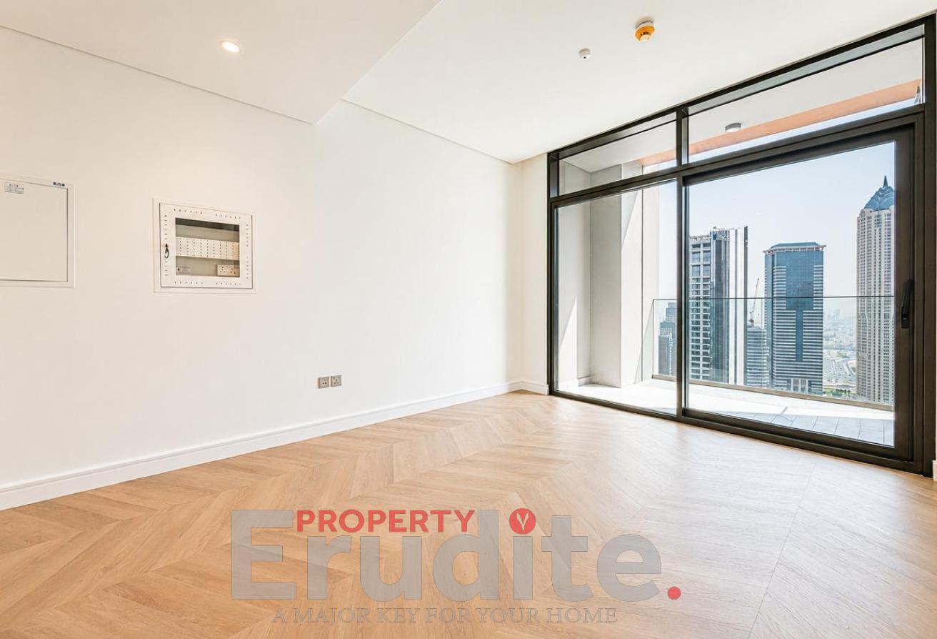 High Floor / Canal view / Ready to move in photo 5