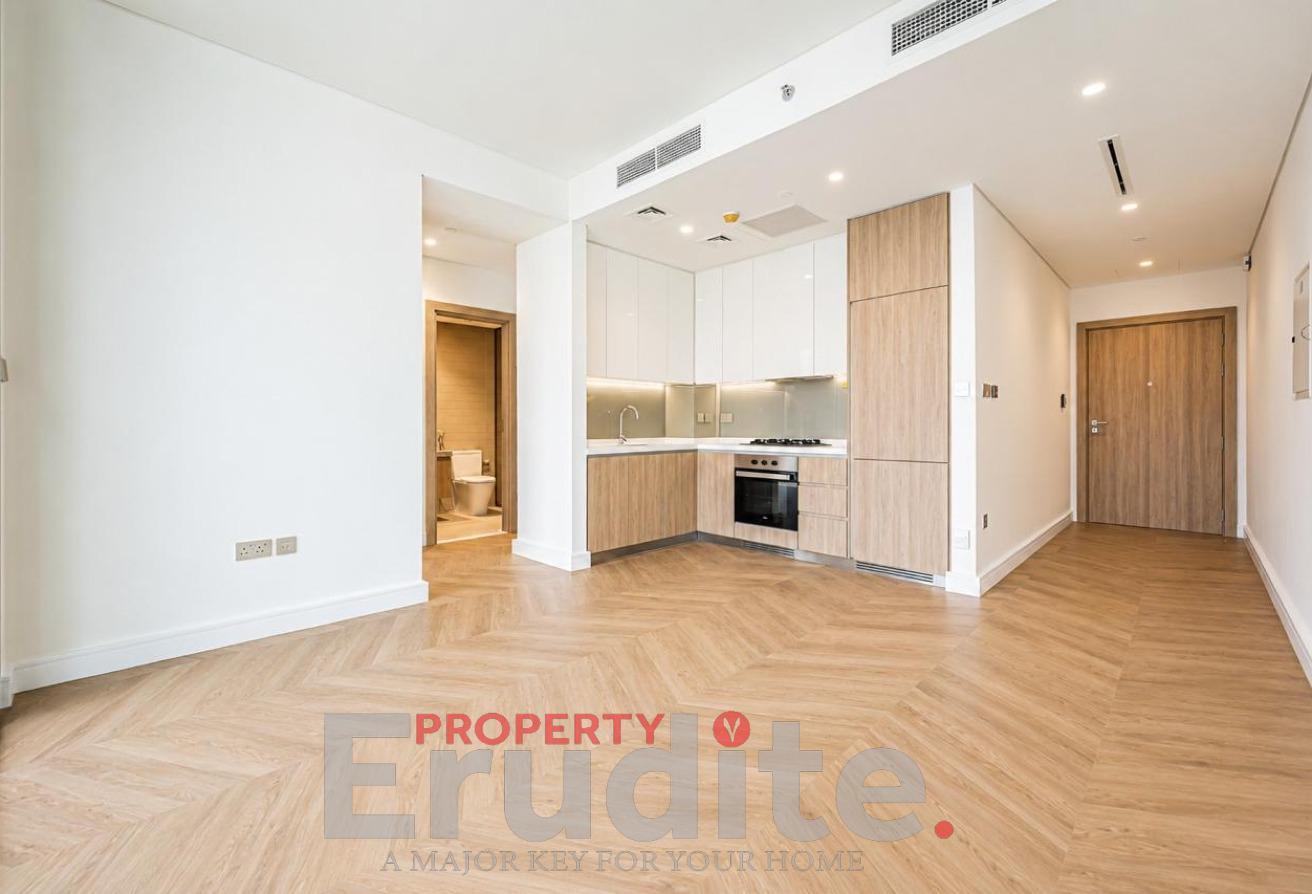 High Floor / Canal view / Ready to move in photo 2