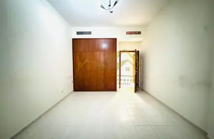 شقة - 2 غرف نوم - 3 حمامات للايجار في الرفاعة - بر دبي - دبي