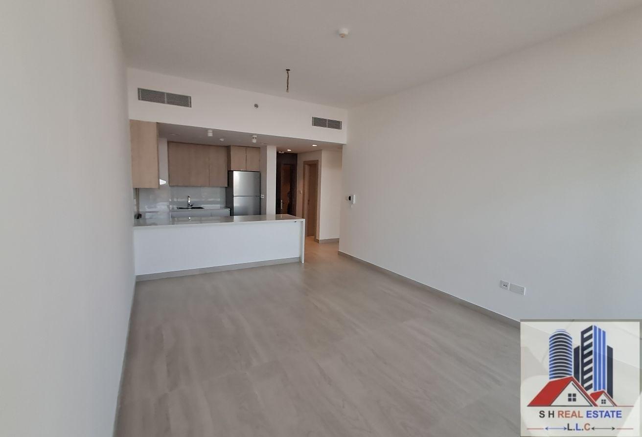 2 BR Apartment in Liwan with Shared Pool photo 9