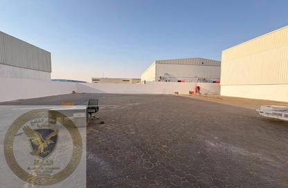 Factory - Studio - 3 Bathrooms for rent in Al Sajaa S - Al Sajaa - Sharjah