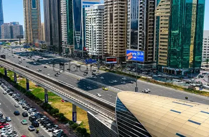شقة - 2 غرف نوم - 2 حمامات للايجار في برج توينتي فرست سينشري - شارع الشيخ زايد - دبي
