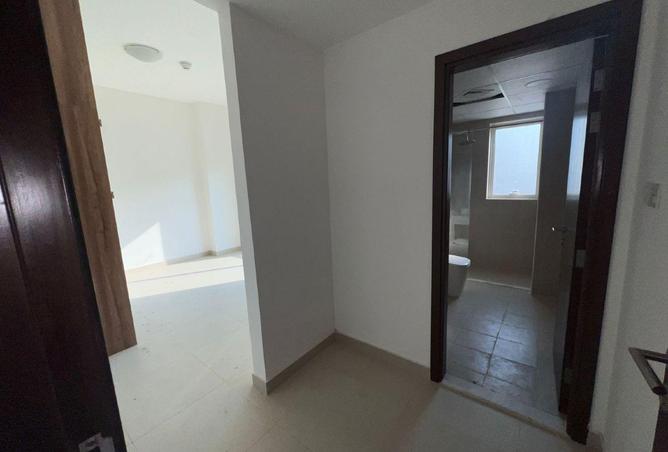 64405239 - Property Image 2