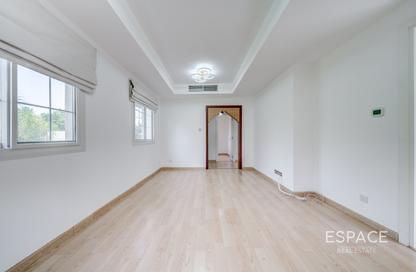 Villa - 2 Bedrooms - 2 Bathrooms for rent in Springs 12 - The Springs - Dubai