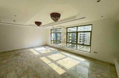 Apartment - 3 - 5 for rent in Al Majaz 3 - Al Majaz - Sharjah Apartment - 3 - 5 for rent in Al Majaz 3 - Al Majaz - Sharjah