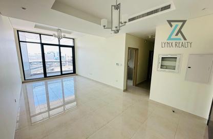 Apartment - 1 Bedroom - 2 Bathrooms for rent in Airport Road Area - Al Garhoud - Dubai