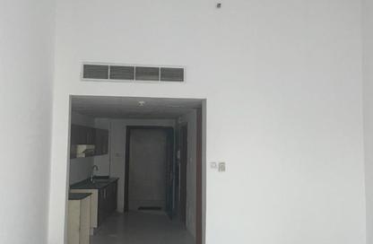 Apartment - Studio - 1 Bathroom for rent in Falcon Tower 1 - Falcon Towers - Ajman Downtown - Ajman Apartment - Studio - 1 Bathroom for rent in Falcon Tower 1 - Falcon Towers - Ajman Downtown - Ajman