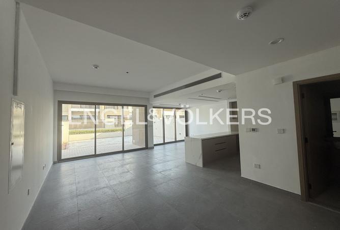 Prime | Vacant | Close to Amenities photo 2