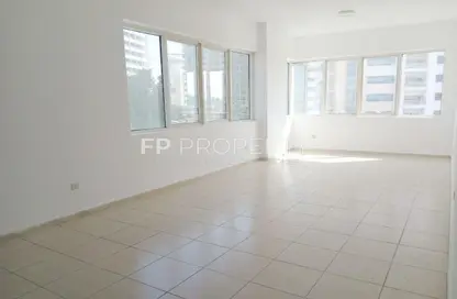 Apartment - 2 Bedrooms - 3 Bathrooms for rent in Olympic Park 2 - Olympic Park Towers - Dubai Sports City - Dubai