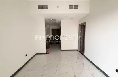 Apartment - 1 Bedroom - 2 Bathrooms for rent in Rukan Tower B - Rukan Tower - Rukan - Dubai