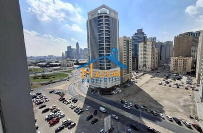 شقة - 2 غرف نوم - 3 حمامات للايجار في برج منازل 5 - شارع التعاون - التعاون - الشارقة