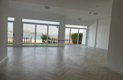 Villa - 5 Bedrooms - 4 Bathrooms for rent in Palma Residences - Palm Jumeirah - Dubai