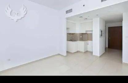 Apartment - 1 Bathroom for rent in Hayat Boulevard 2B - Hayat Boulevard 2 - Hayat Boulevard - Town Square - Dubai