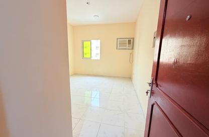Apartment - Studio - 1 Bathroom for rent in Fire Station Road - Muwaileh - Sharjah Apartment - Studio - 1 Bathroom for rent in Fire Station Road - Muwaileh - Sharjah