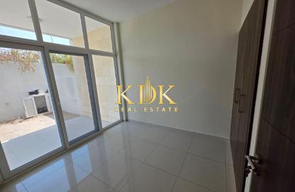 Townhouse - 4 - 4 for rent in Victoria - Damac Hills 2 - Dubai