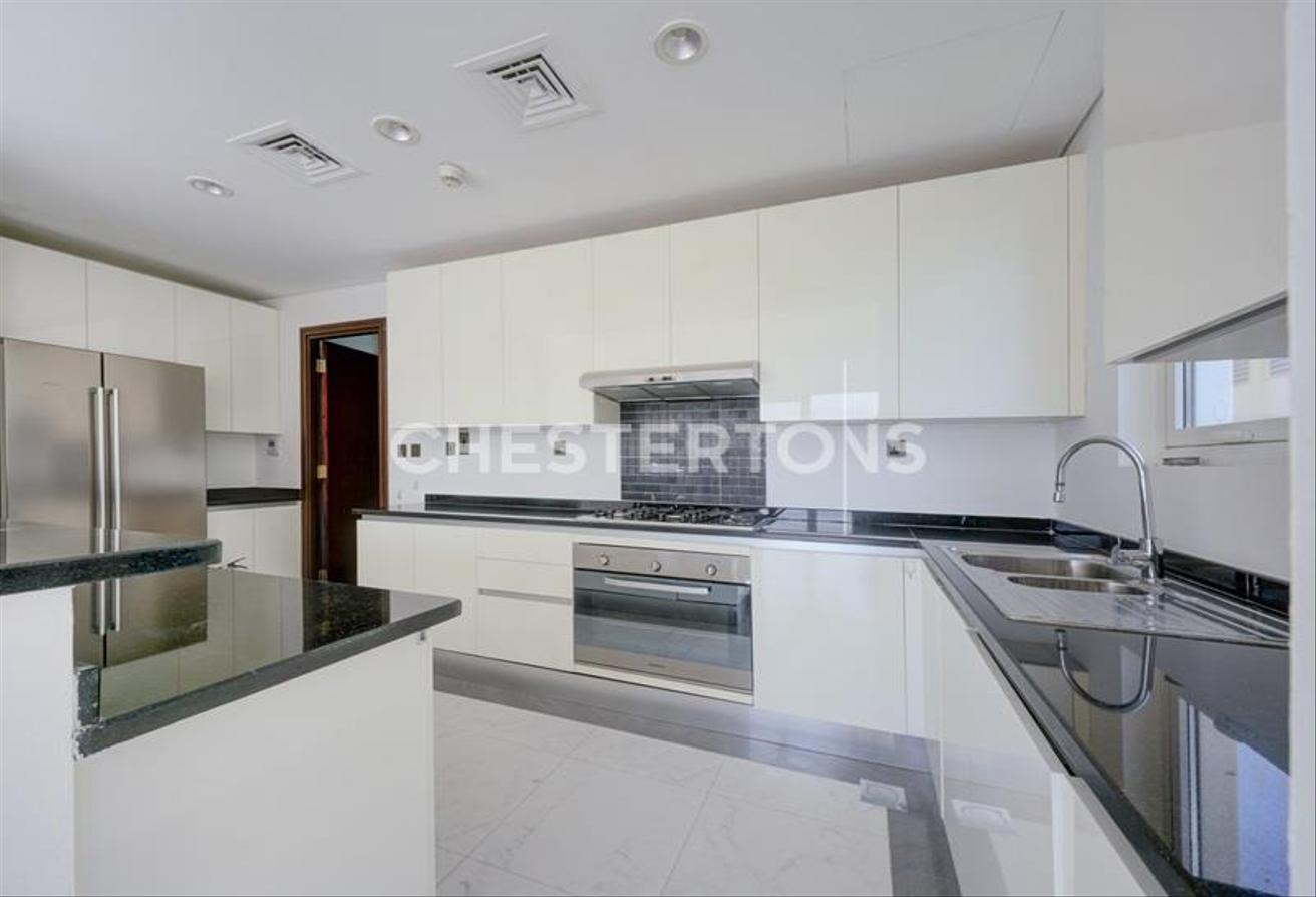 Luxury 5BR Villa | Private Pool | Polo Field View photo 18