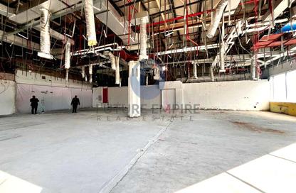 Retail - Studio - 2 Bathrooms for rent in Al Wasl Center - Sheikh Zayed Road - Dubai