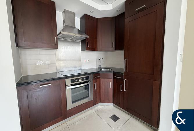 Unfurnished | Vacant Now | Boulevard Views photo 3