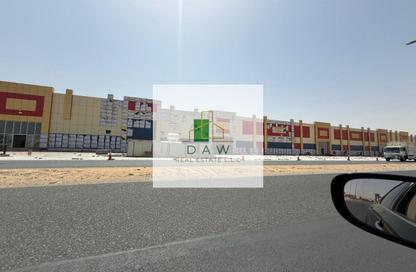 Warehouse - Studio - 2 Bathrooms for rent in Umm Al Thuoob - Umm Al Quwain