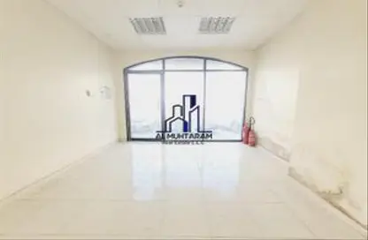 Shop - Studio for rent in Fire Station Road - Muwaileh - Sharjah