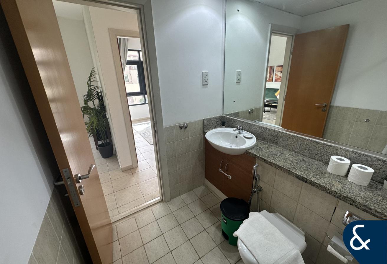 Low Floor | One Bedroom | Covered Parking photo 12