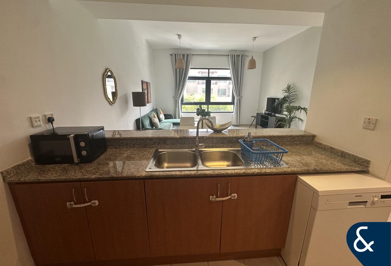 Low Floor | One Bedroom | Covered Parking photo 7
