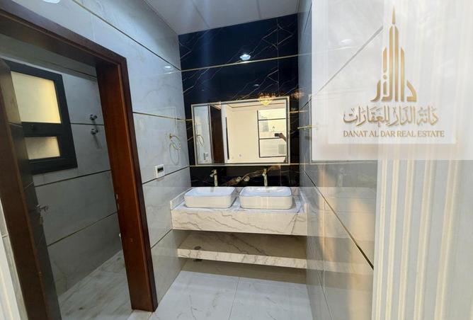 114183813 - Property Image 3
