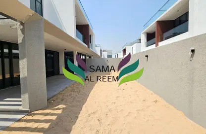 Villa - 4 Bedrooms - 6 Bathrooms for rent in Jumeirah 1 Villas - Jumeirah 1 - Jumeirah - Dubai