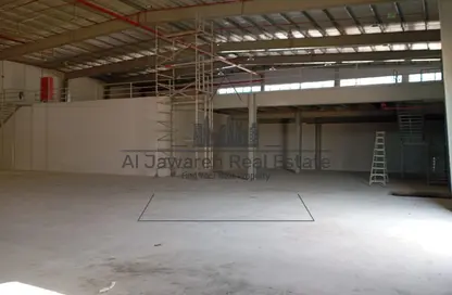 مستودع - استوديو - 3 حمامات للايجار في أم درع - أم القيوين