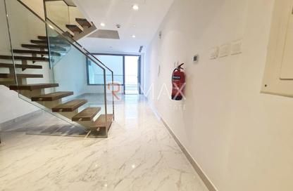 Apartment - 2 Bedrooms - 3 Bathrooms for rent in Oasis 1 - Oasis Residences - Masdar City - Abu Dhabi