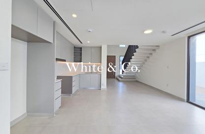 Townhouse - 4 - 4 for rent in Orania - The Valley - Dubai Townhouse - 4 - 4 for rent in Orania - The Valley - Dubai