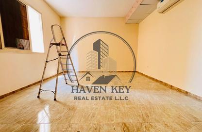 Apartment - 1 - 1 for rent in Muwailih Building - Muwaileh - Sharjah