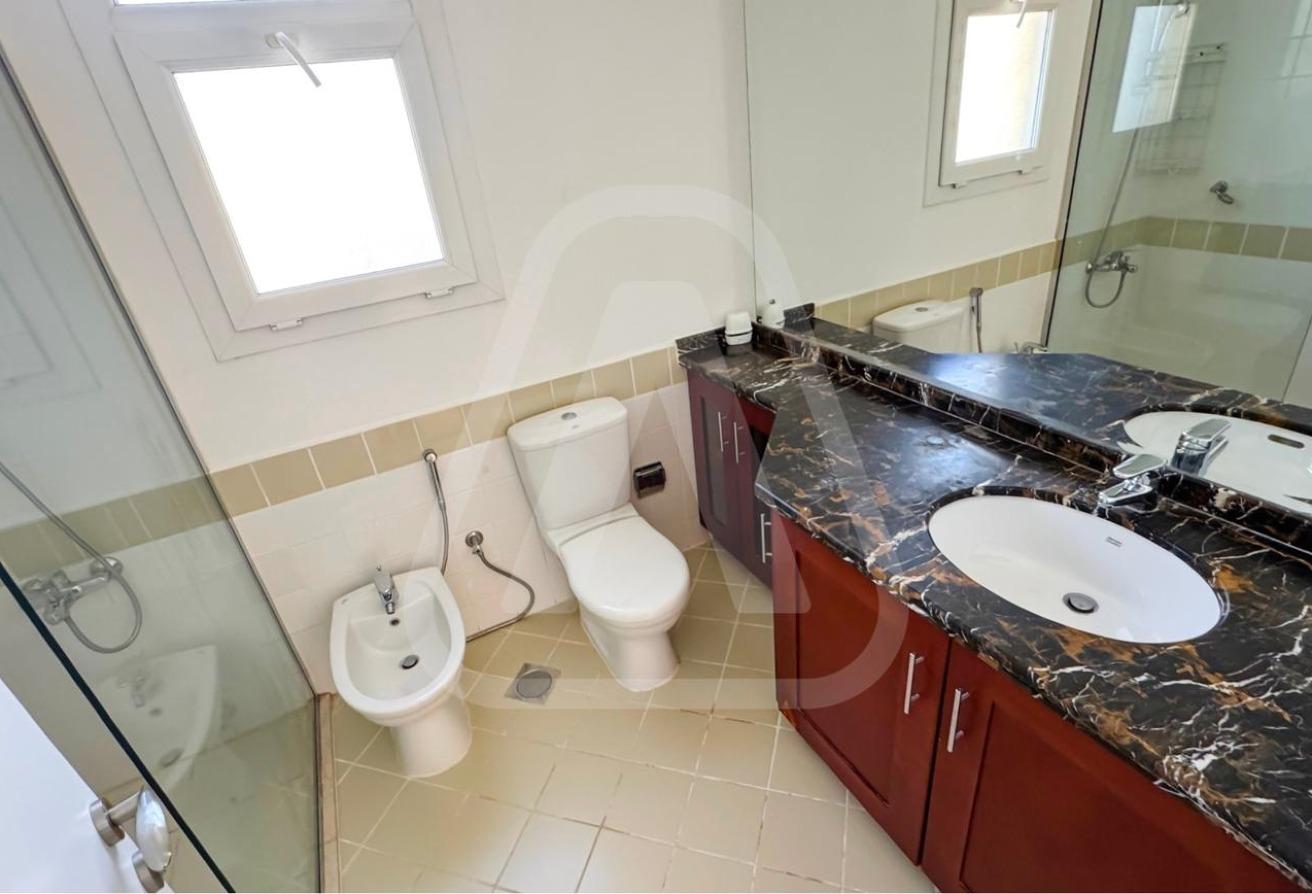 Corner Villa| Poolside|Upgraded kitchen|Landscaped photo 14