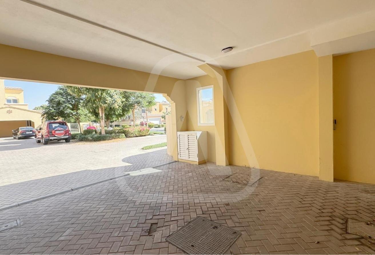 Corner Villa| Poolside|Upgraded kitchen|Landscaped photo 13