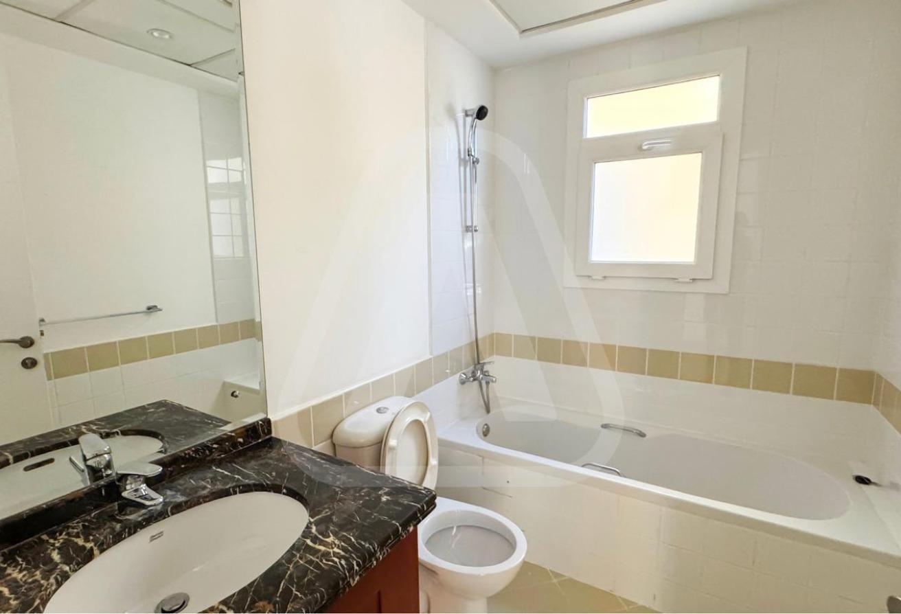 Corner Villa| Poolside|Upgraded kitchen|Landscaped photo 12