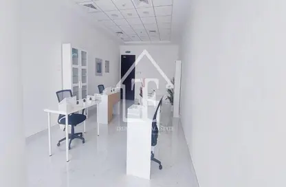 مكتب - استوديو للايجار في B2B  برج - الخليج التجاري - دبي