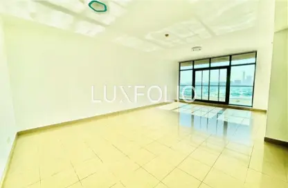 Apartment - 2 Bedrooms - 1 Bathroom for rent in The Links West Tower - The Links - The Views - Dubai