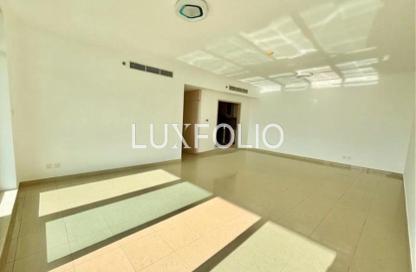 Apartment - 2 Bedrooms - 1 Bathroom for rent in The Links West Tower - The Links - The Views - Dubai