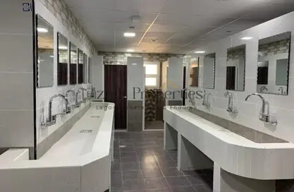 Labor Camp - Studio - 4 Bathrooms for rent in Jebel Ali Industrial 1 - Jebel Ali Industrial - Jebel Ali - Dubai
