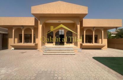 Villa - 3 - 5 for rent in Al Falaj - Al Riqqa - Sharjah