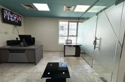 مركز أعمال - استوديو - 2 حمامات للايجار في الطابق الأول: مبنى الشيخ 05 - الخبيصي - ديرة - دبي