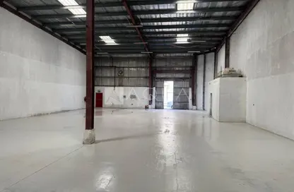 Warehouse - Studio for rent in Phase 1 - Dubai Investment Park (DIP) - Dubai