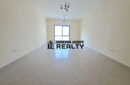 شقة - 2 غرف نوم - 2 حمامات للايجار في شارع التعاون الجديد - التعاون - الشارقة