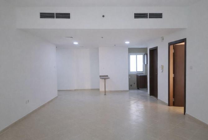 Facing SILICON MALL I Ready To Move in I Spacious