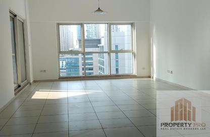 Apartment - 2 - 3 for rent in Cascades Tower - Dubai Marina - Dubai
